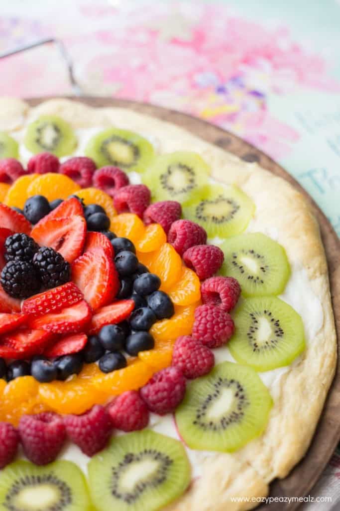 Easy Fruit Pizza on a pizza pan.