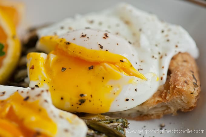 the-perfect-poached-egg-yolk2