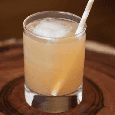 apple cider bourbon cocktail.