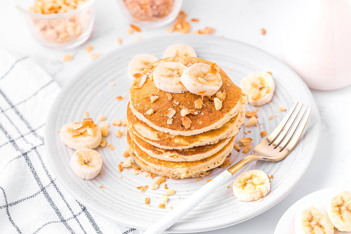 banana-macadamia-nut-pancakes-23