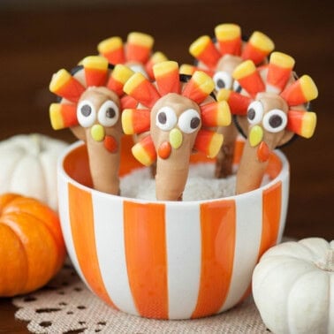 thanksgiving pretzel rods.
