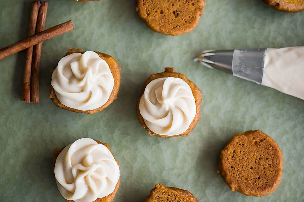 pumpkin whoopie pies