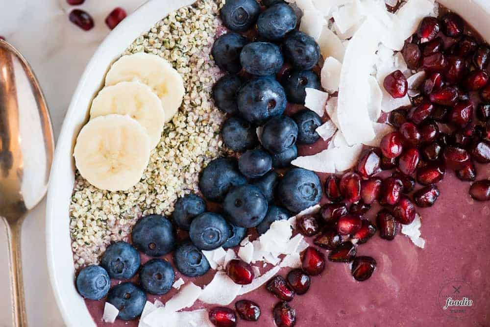 easy acai bowl recipe with toppings