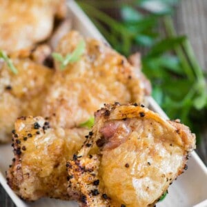 how to make crispy air fryer chicken thighs