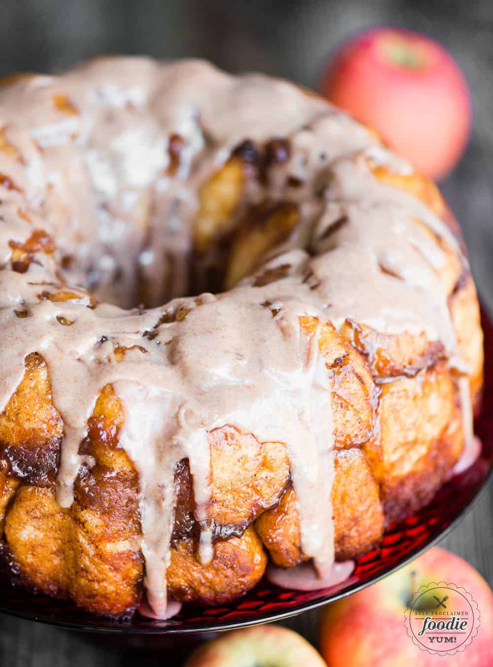 monkey bread with apple filling