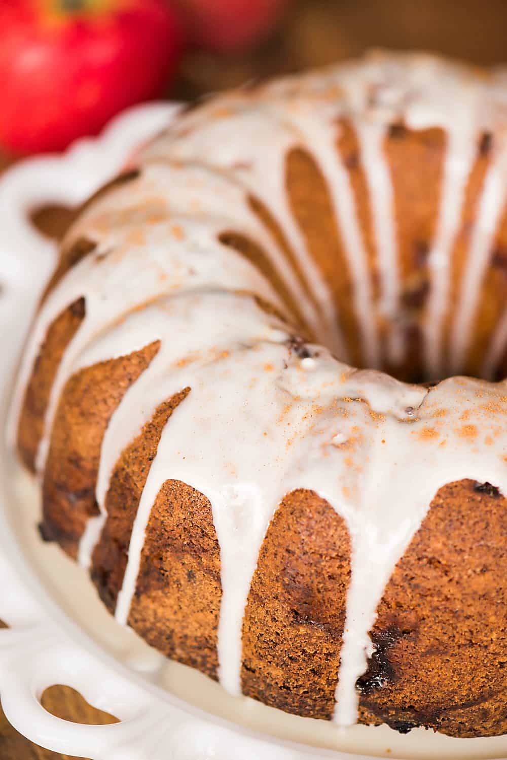 apple bundt cake with glaze