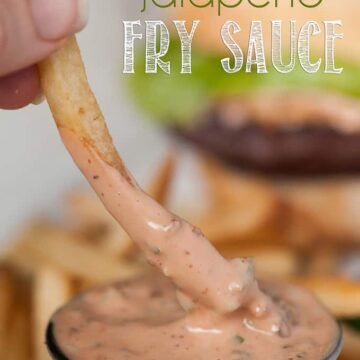Elevate your french fries, onion rings, sandwiches, and burgers to a whole new level with this quick and easy Bacon Jalapeno Fry Sauce!