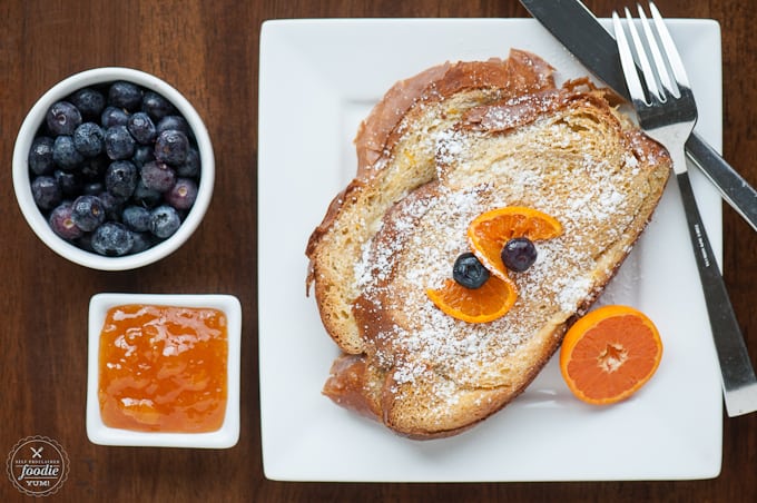 french toast with marmalade and blueberries