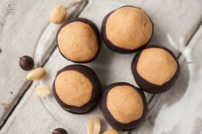 Buckeye Balls are a classic no bake peanut butter and chocolate treat. How to make buckeyes!