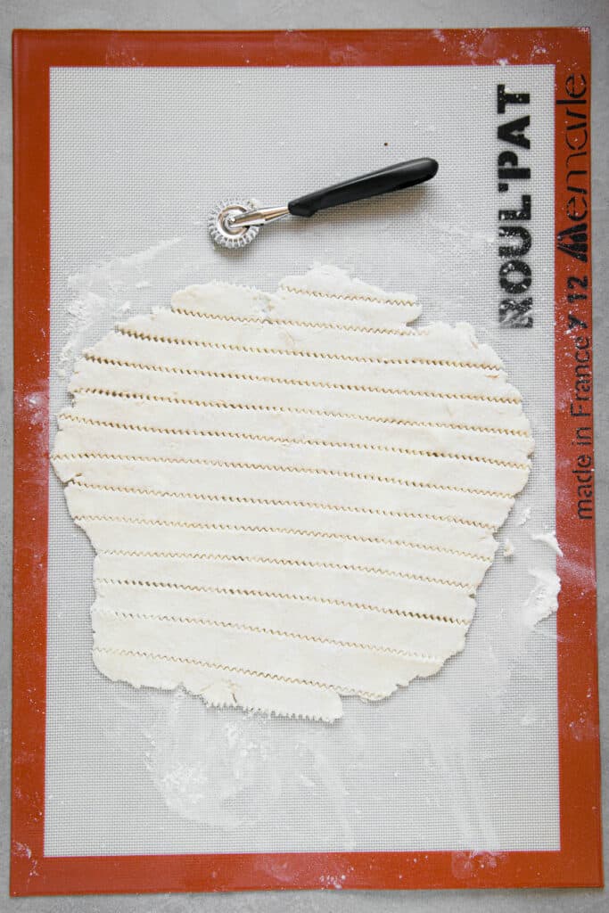 how to slice pie dough for lattice weave crust