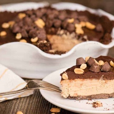 peanut butter and chocolate pie slice