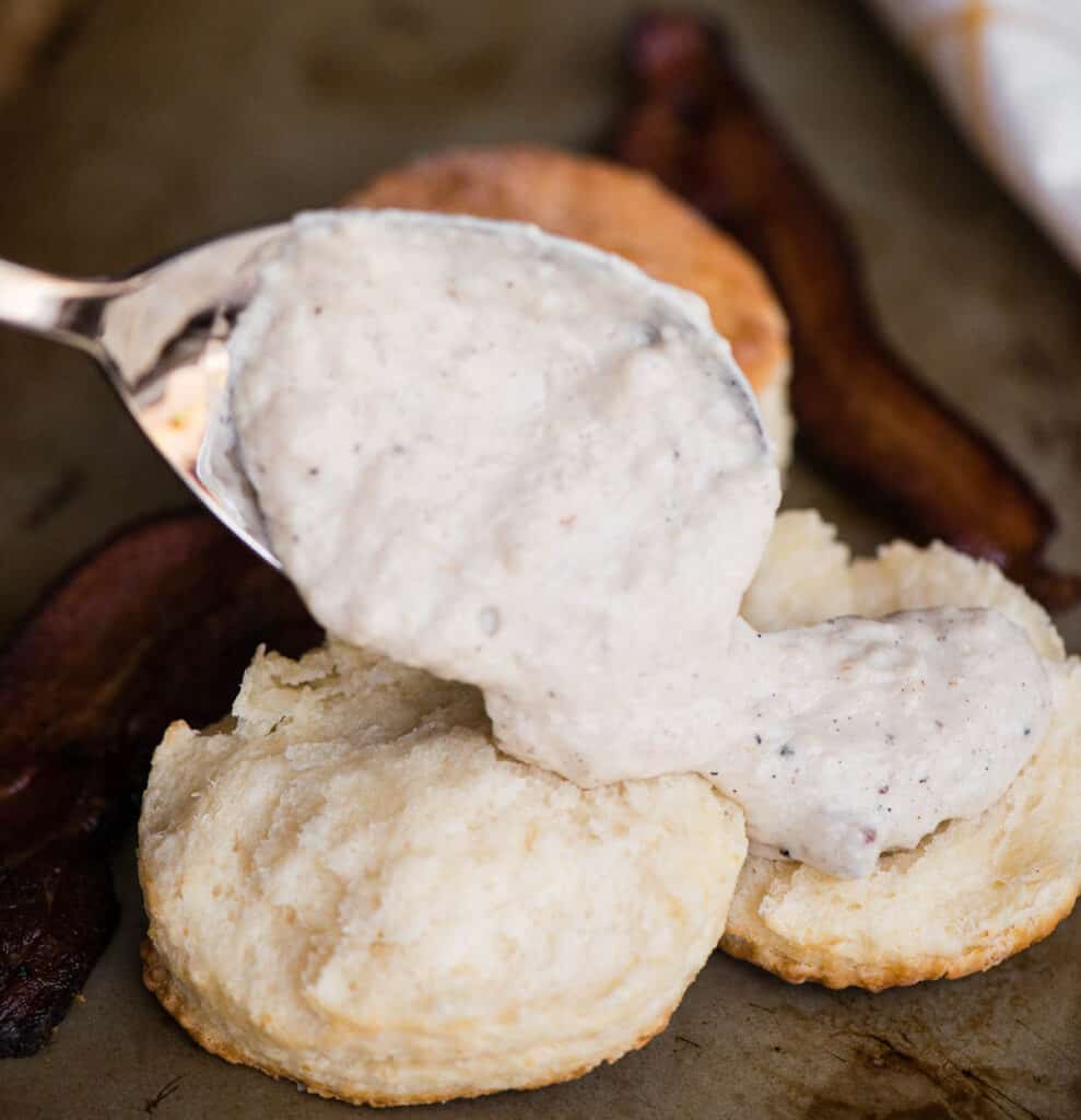 Country Bacon Gravy {for Biscuits and Gravy}