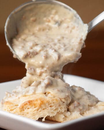 Homemade Country Sausage Gravy {Biscuits and Gravy}