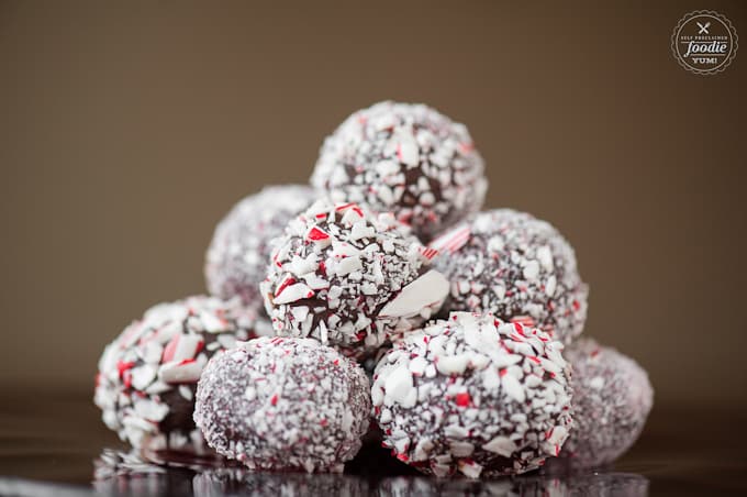 easy candy cane chocolate truffles