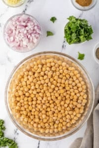 soaking chickpeas in water