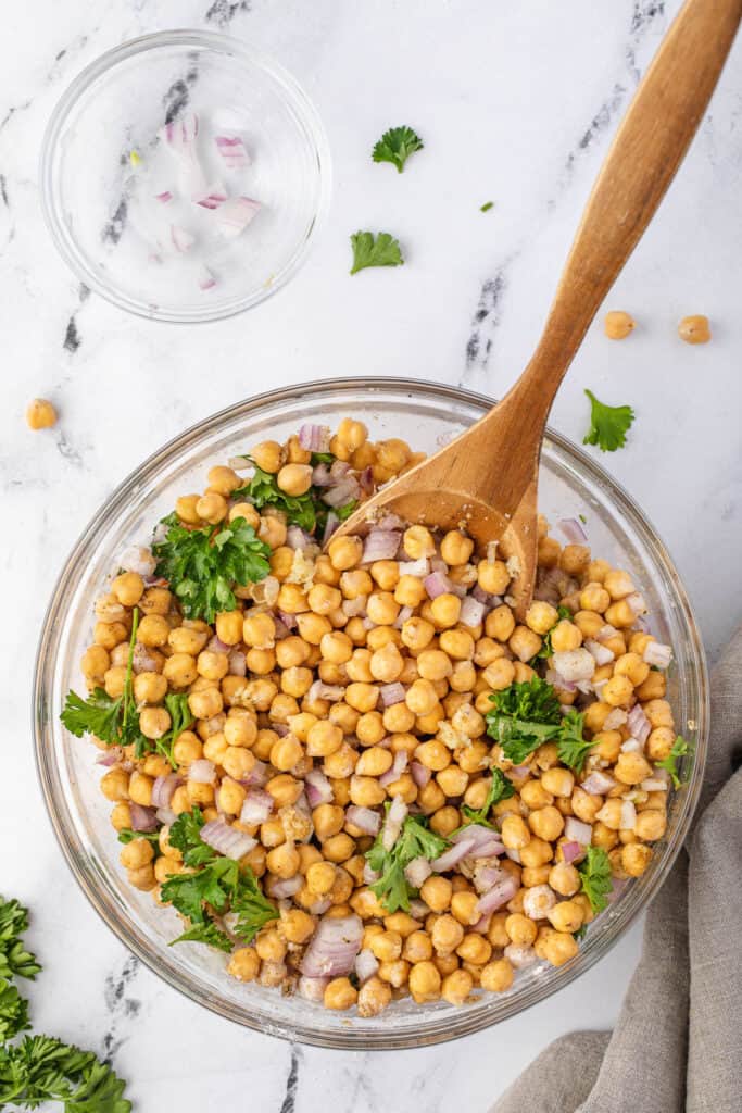 garbanzo beans with herbs and onions