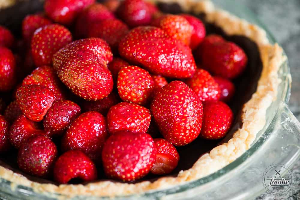 Making a fresh strawberry pie