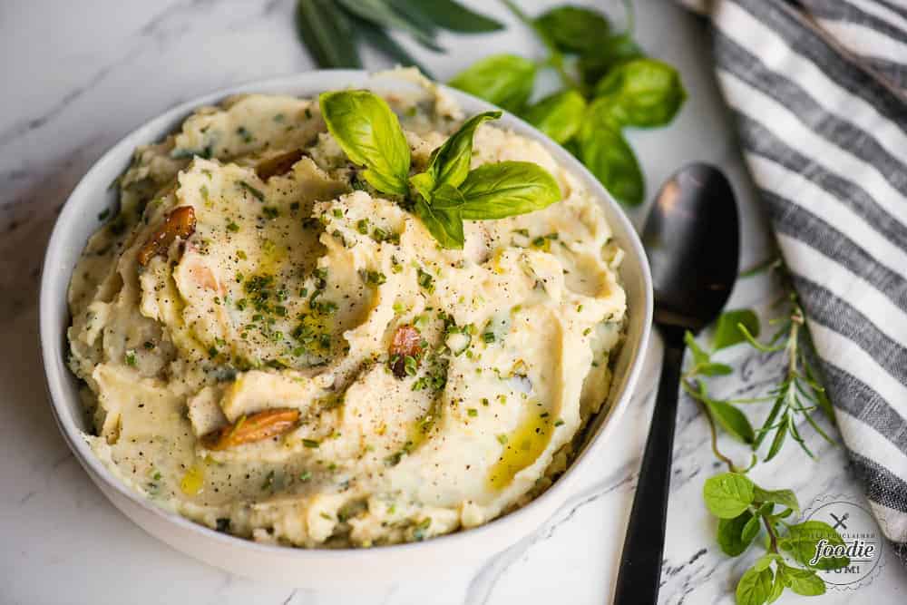 Garlic Herb Mashed Potatoes Recipe - Self Proclaimed Foodie