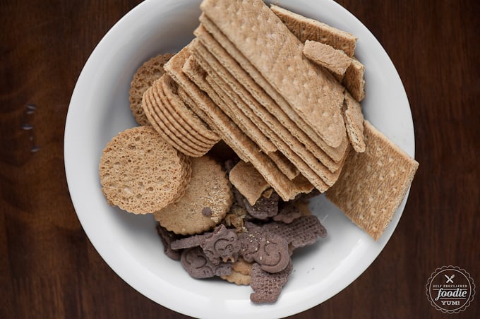 a bowl of graham crackers and cookies