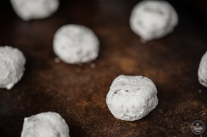 A close up of a gingerbread crinkle