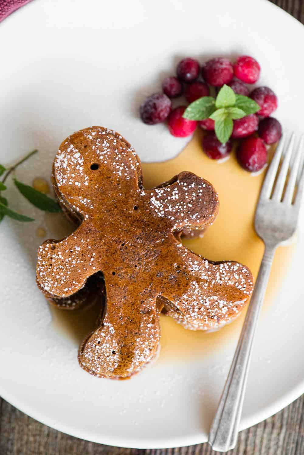 https://selfproclaimedfoodie.com/wp-content/uploads/gingerbread-pancakes-self-proclaimed-foodie-7.jpg