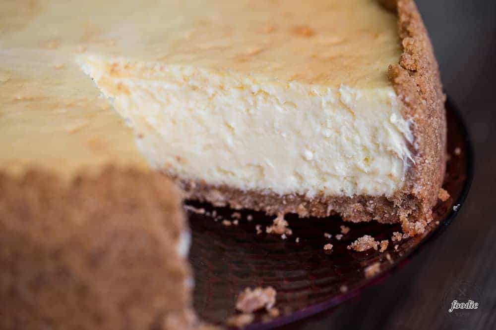 How to make homemade cheesecake with graham cracker crust