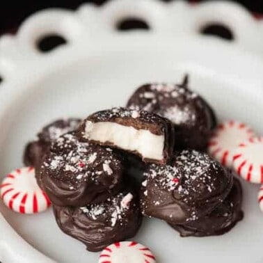 With only a handful of ingredients, you can make your own bite-sized chocolate covered Homemade Peppermint Patties which are perfect for the holidays!