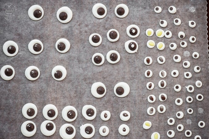 different variations of candy googly eyes
