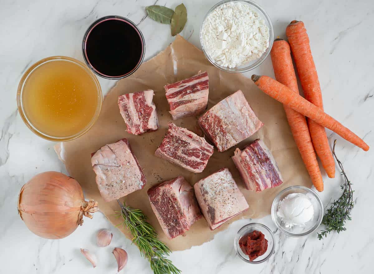 ingredients to make instant pot short ribs.