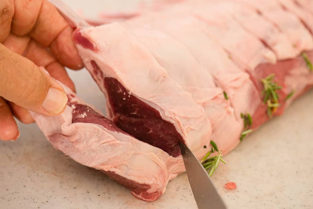 showing how to cut rack of lamb 