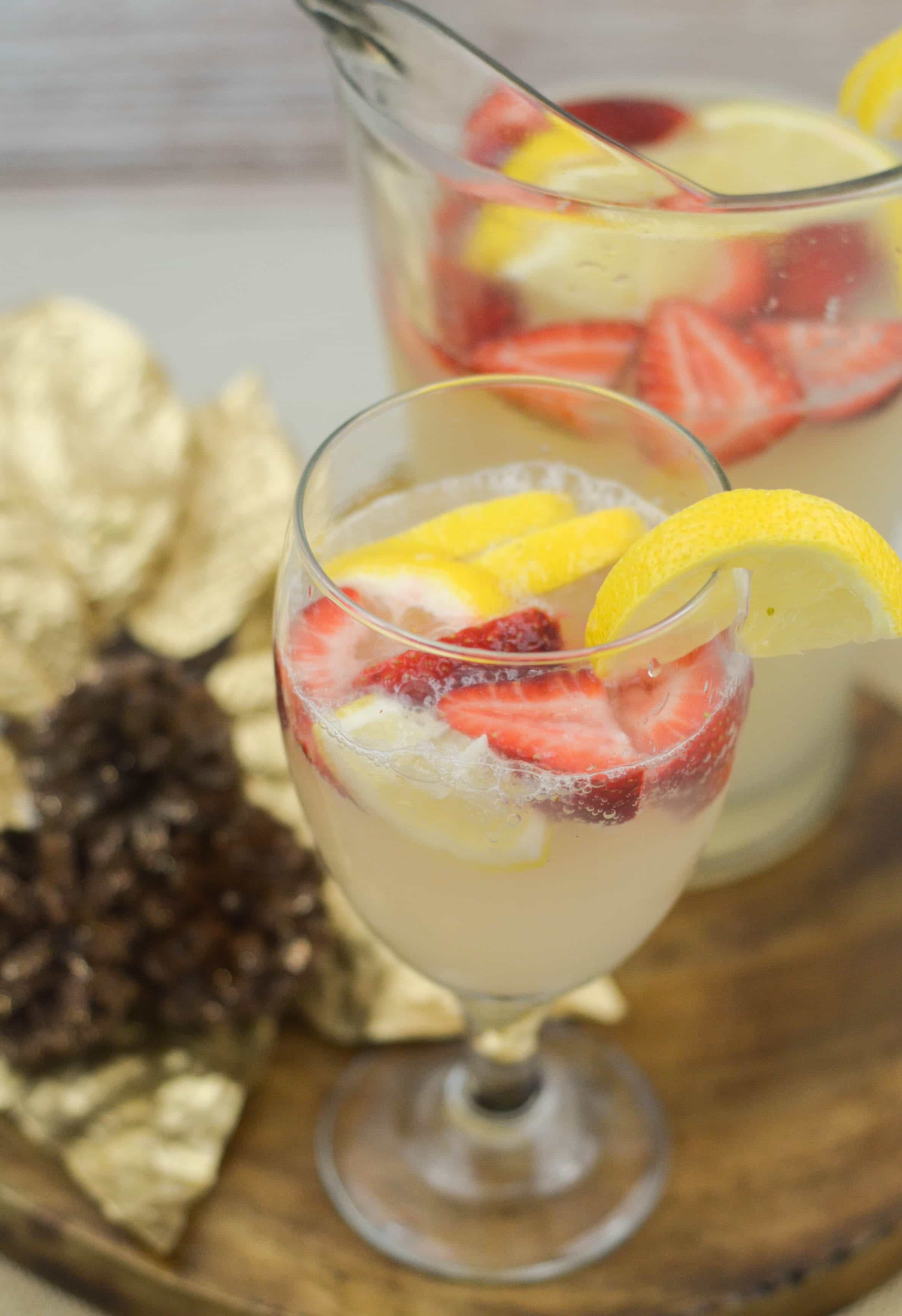 10 Kid Friendly Drink Recipes - Lemon Berry Spritzer.