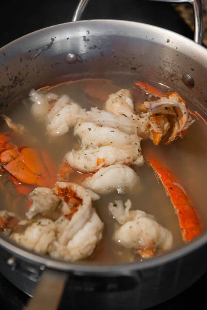 https://selfproclaimedfoodie.com/wp-content/uploads/lobster-bisque-recipe-process-9-683x1024.jpg