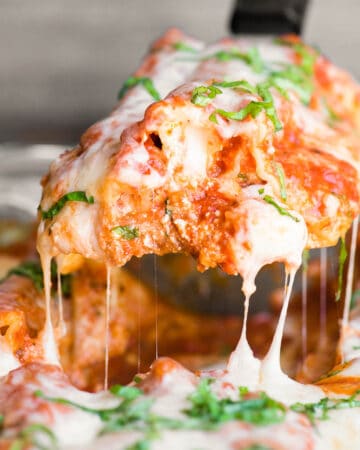 serving of manicotti with melted cheese