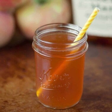 apple cider whiskey cocktail in mason jar