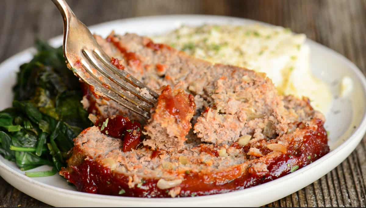 bite of meatloaf on fork.