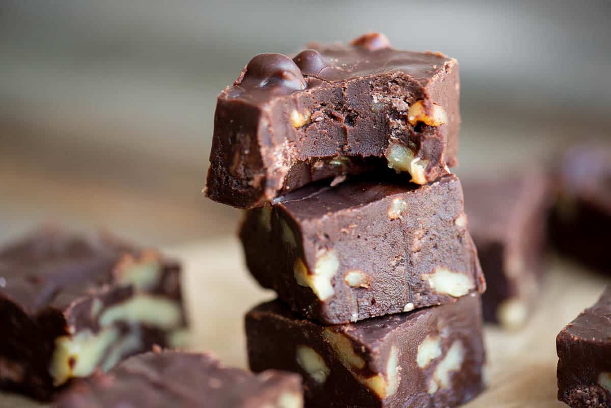 Five Minute Microwave Fudge Recipe (Video) - Life Should Cost Less