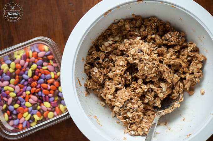 how to make Chocolate Sunflower Oat Balls