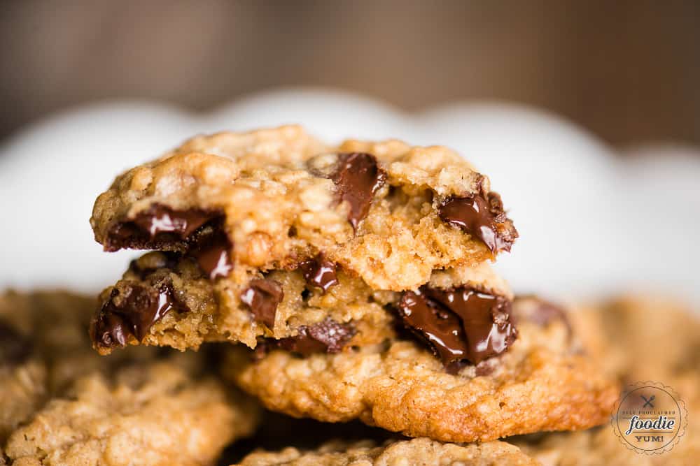 The best Oatmeal Chocolate Chip Cookies