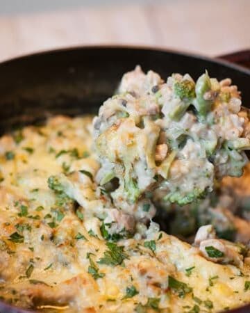 This One Pot Cheesy Chicken Broccoli Rice Casserole not only makes the perfect family dinner, but its also quick, healthy and delicious comfort food!