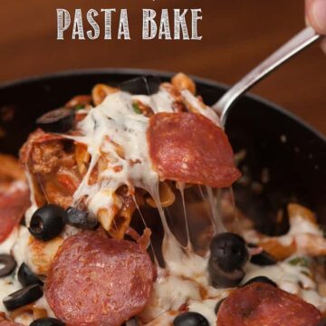 Dinner doesn't get much better than this One Pot Cheesy Pizza Pasta Bake which is easy to make comfort food that is oh-so-delicious .