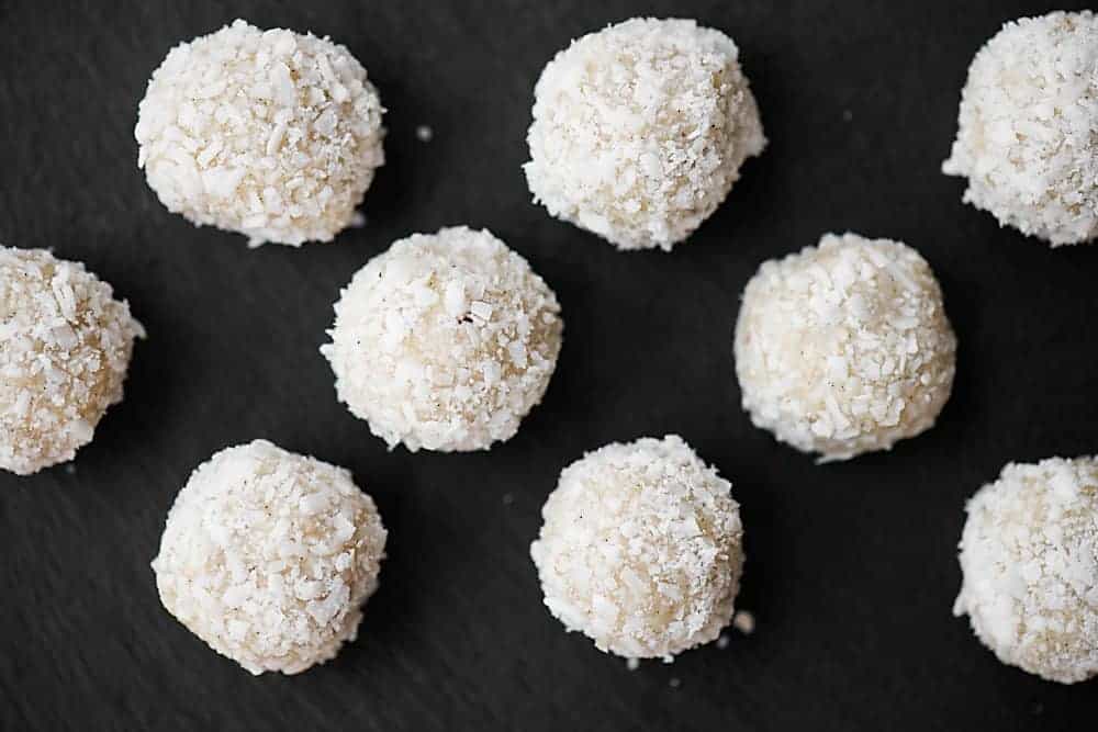 paleo coconut macaroons