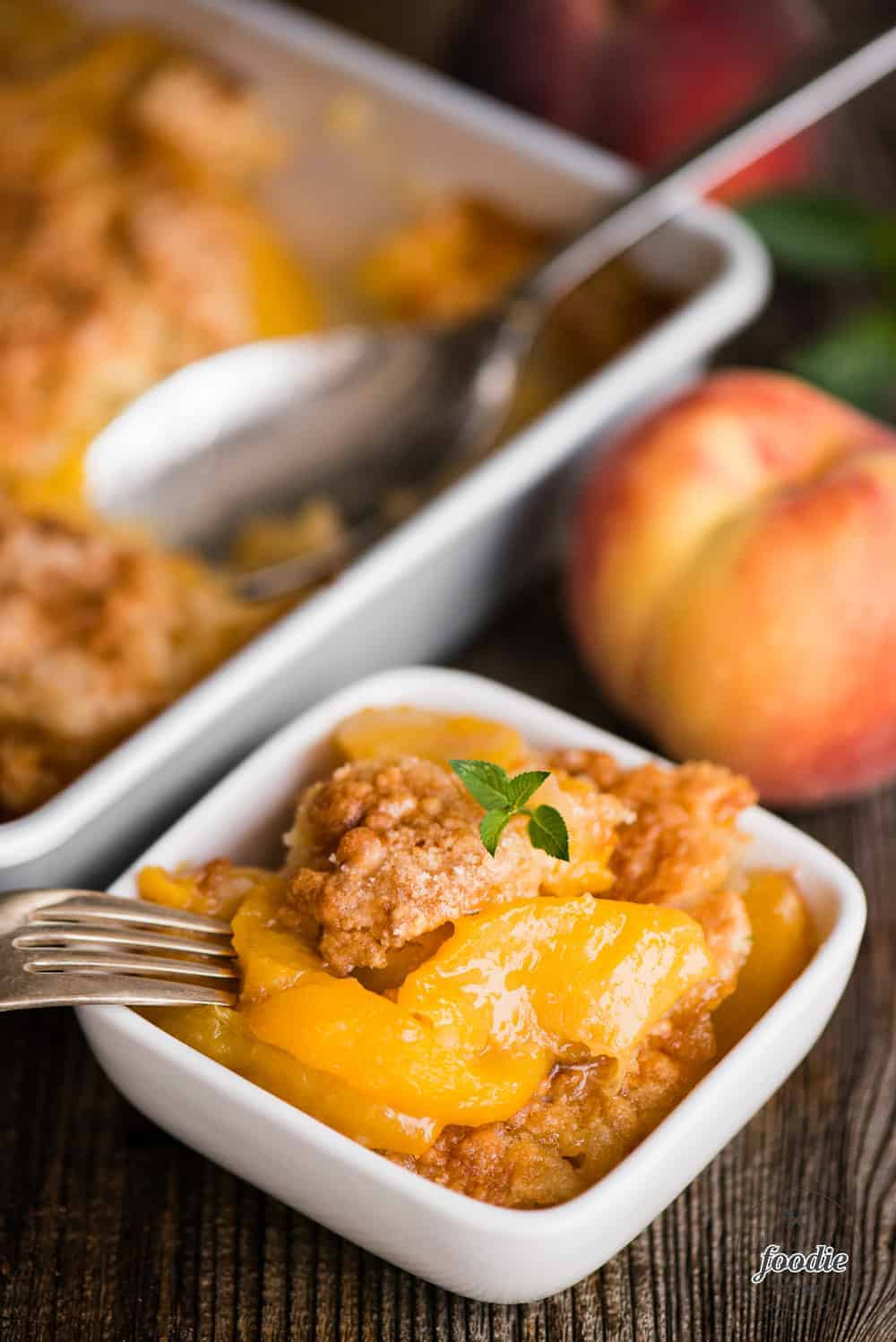 Super Easy Peach Cobbler Recipe