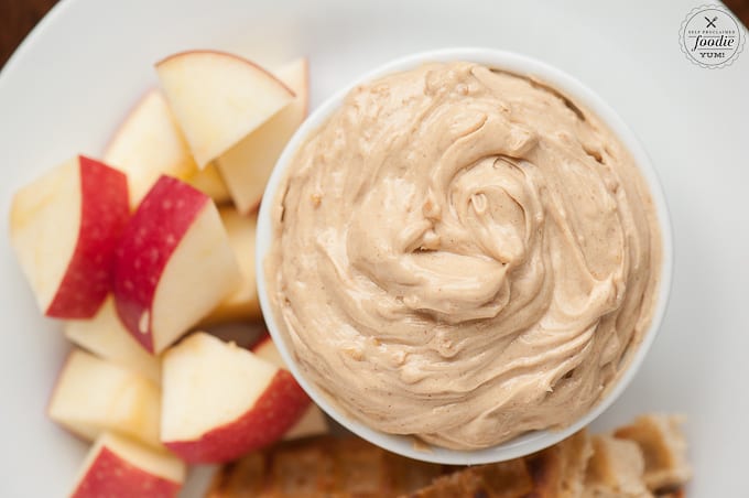 peanut butter fruit dip with apple chunks