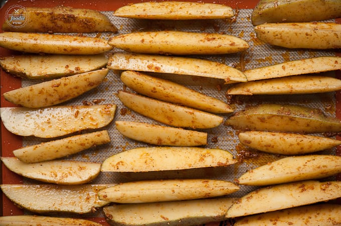 potato slices with seasoning