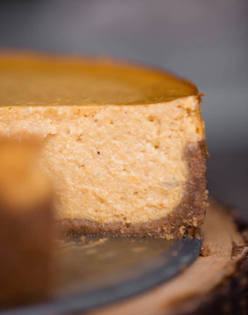 pumpkin cheesecake with crust