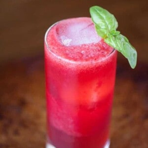 This Refreshing Raspberry Mule combines lime sweetened raspberry puree with vodka and ginger beer to create a tasty, refreshing, and easy to make cocktail.