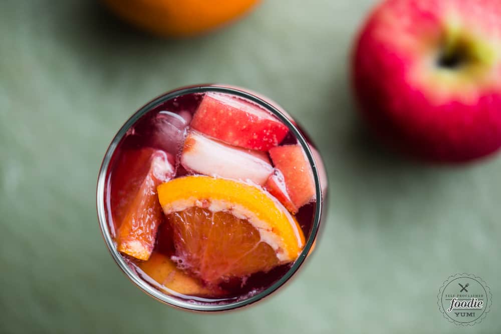 How to make sparkling red wine sangria