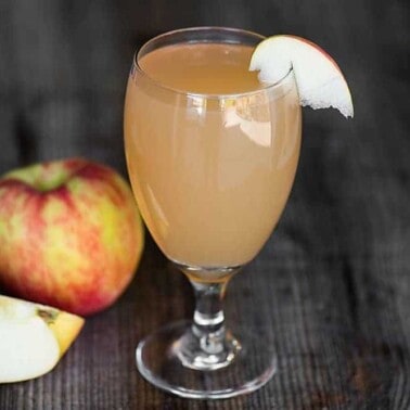 Spiced Apple Prosecco is a quick and easy drink full of fall flavor. Prosecco cocktails are perfect for holiday gatherings or relaxing after a busy day.