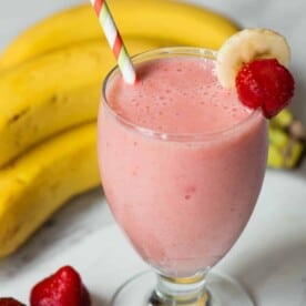 how to make the best Strawberry Banana Smoothie
