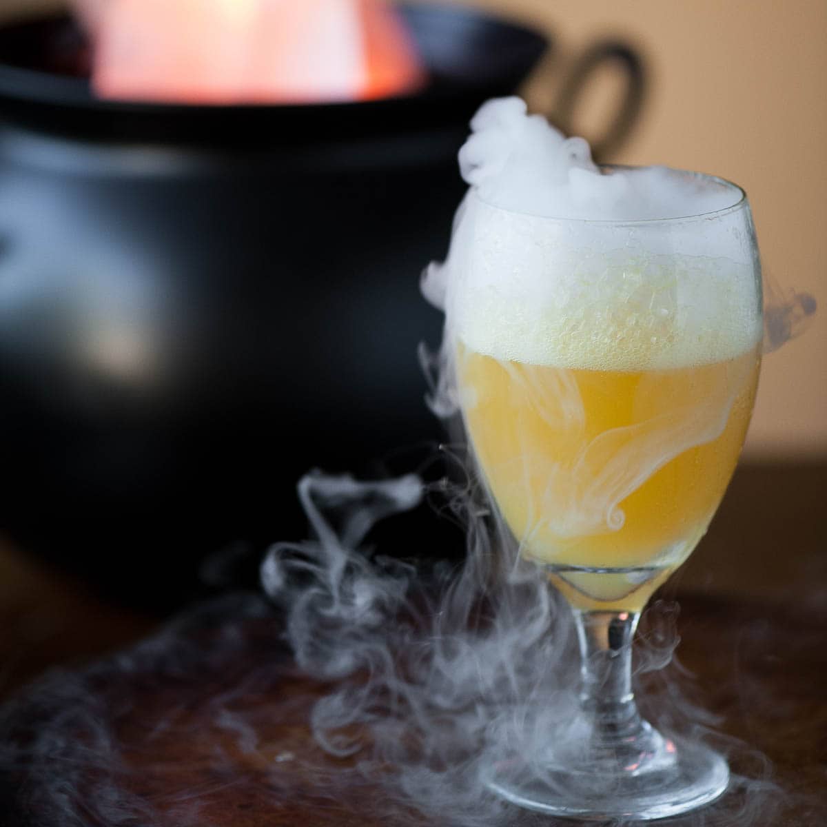 How to Use Dry Ice in Halloween Cocktails 